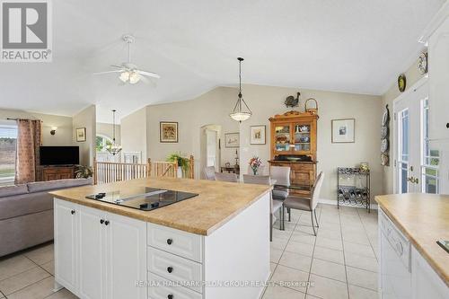 5029 Canaan Road, Clarence-Rockland, ON - Indoor Photo Showing Kitchen