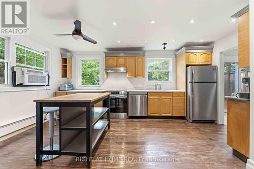 73 Hobart Crescent, Ottawa, ON - Indoor Photo Showing Kitchen With Upgraded Kitchen