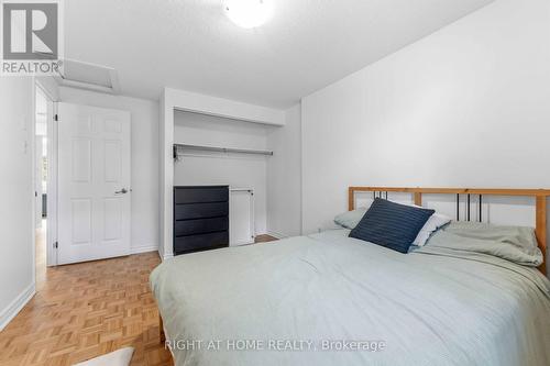 73 Hobart Crescent, Ottawa, ON - Indoor Photo Showing Bedroom