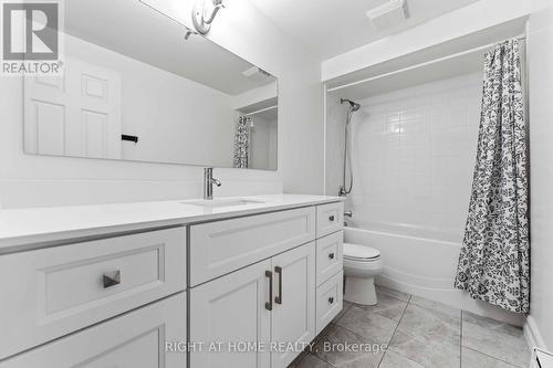 73 Hobart Crescent, Ottawa, ON - Indoor Photo Showing Bathroom