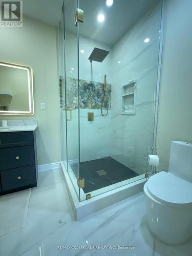 129 Lakeland Crescent, Richmond Hill, ON - Indoor Photo Showing Bathroom