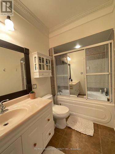 129 Lakeland Crescent, Richmond Hill, ON - Indoor Photo Showing Bathroom