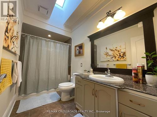 129 Lakeland Crescent, Richmond Hill, ON - Indoor Photo Showing Bathroom