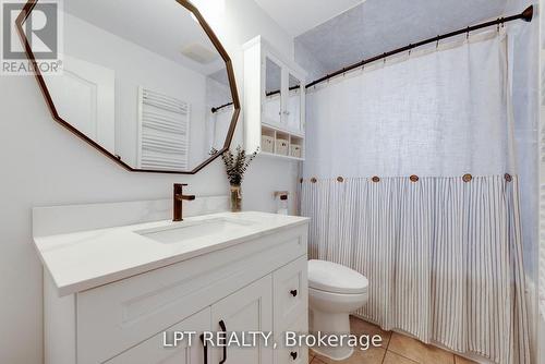 34 Cedar Creek Road, Springwater, ON - Indoor Photo Showing Bathroom