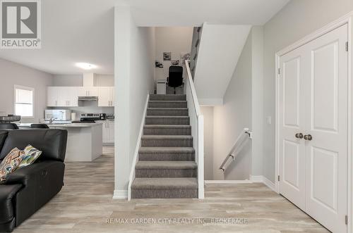 33 Bounty Avenue, Thorold (Rolling Meadows), ON - Indoor Photo Showing Other Room