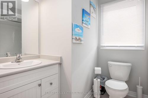 33 Bounty Avenue, Thorold (Rolling Meadows), ON - Indoor Photo Showing Bathroom