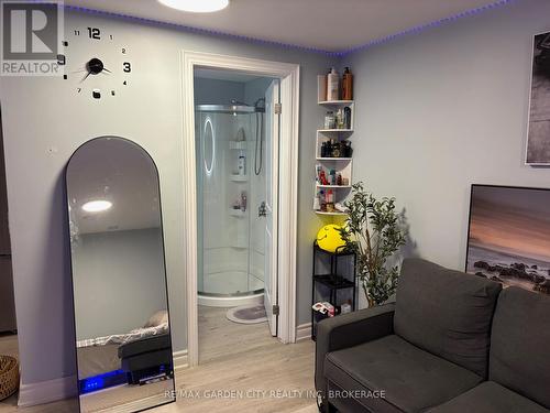 33 Bounty Avenue, Thorold (Rolling Meadows), ON - Indoor Photo Showing Other Room