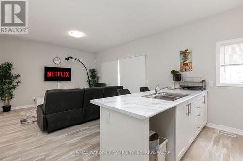 33 Bounty Avenue, Thorold (Rolling Meadows), ON - Indoor