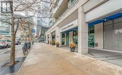 815 - 51 LOWER SIMCOE STREET Toronto, ON M5J 3A2