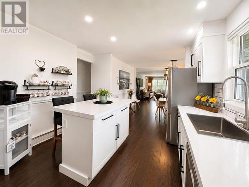 164 Palace, Sault Ste. Marie, ON - Indoor Photo Showing Kitchen With Upgraded Kitchen