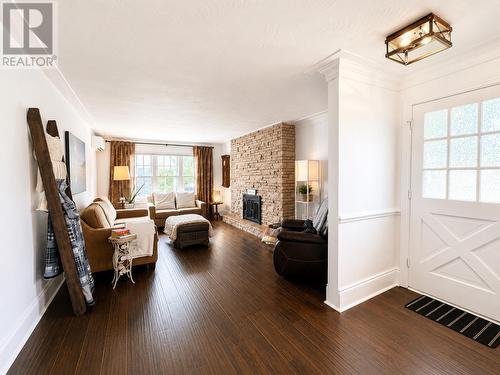 164 Palace, Sault Ste. Marie, ON - Indoor Photo Showing Living Room
