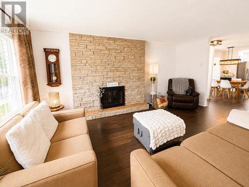 164 Palace, Sault Ste. Marie, ON - Indoor Photo Showing Living Room With Fireplace