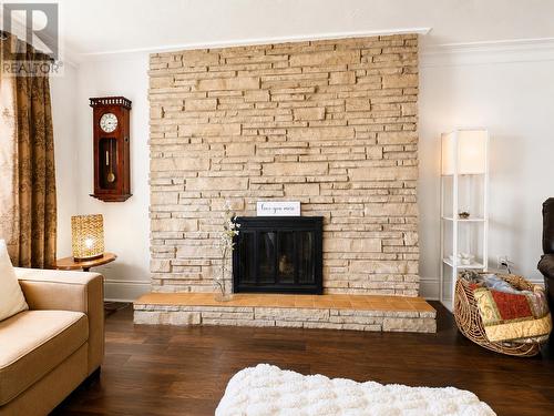 164 Palace, Sault Ste. Marie, ON - Indoor Photo Showing Living Room With Fireplace