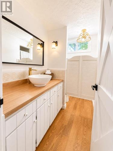 164 Palace, Sault Ste. Marie, ON - Indoor Photo Showing Bathroom