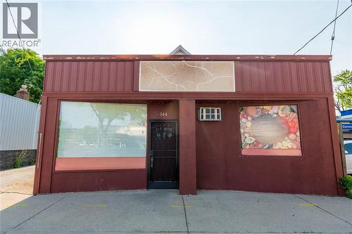 142/ 144 Mitton Street, Sarnia, ON 