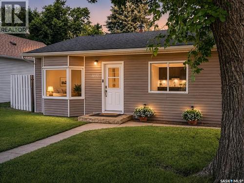 1032 Lillooet Street W, Moose Jaw, SK - Outdoor