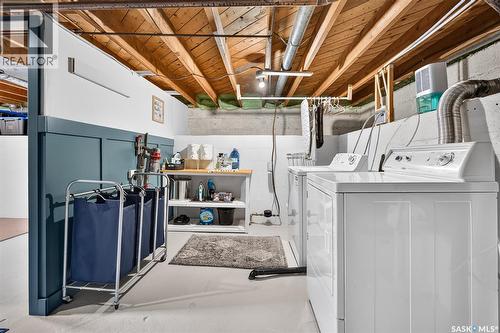 1032 Lillooet Street W, Moose Jaw, SK - Indoor Photo Showing Laundry Room