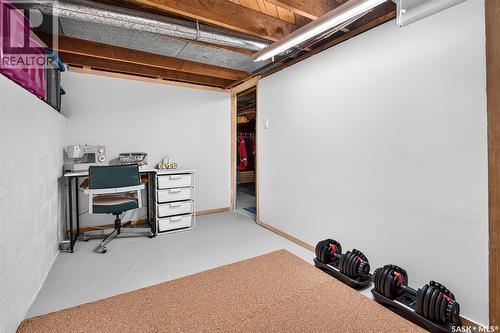 1032 Lillooet Street W, Moose Jaw, SK - Indoor