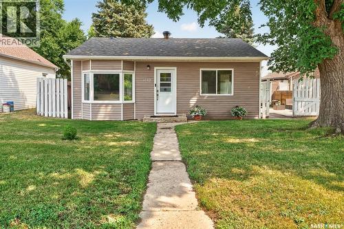 1032 Lillooet Street W, Moose Jaw, SK - Outdoor
