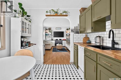 1032 Lillooet Street W, Moose Jaw, SK - Indoor