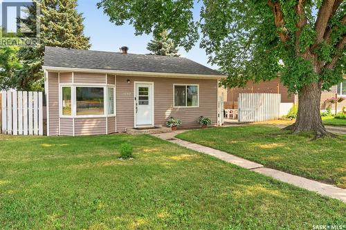 1032 Lillooet Street W, Moose Jaw, SK - Outdoor