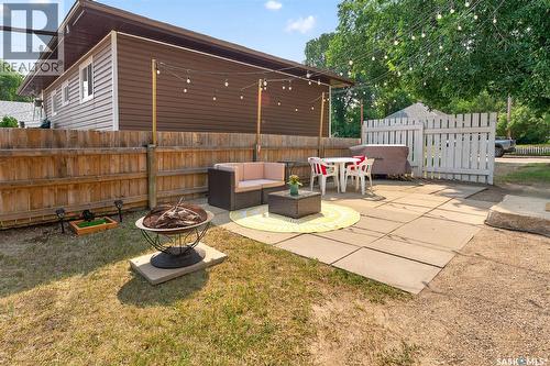 1032 Lillooet Street W, Moose Jaw, SK - Outdoor With Deck Patio Veranda