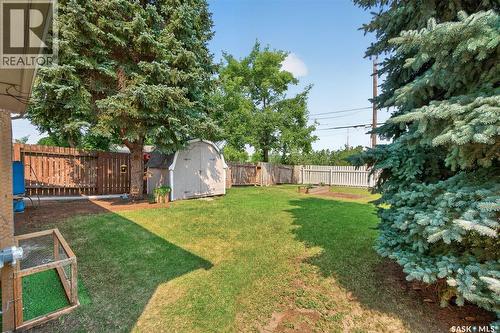 1032 Lillooet Street W, Moose Jaw, SK - Outdoor