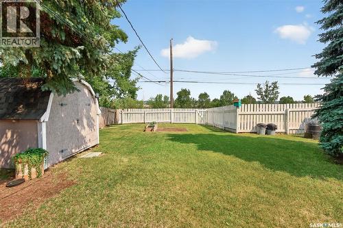 1032 Lillooet Street W, Moose Jaw, SK - Outdoor