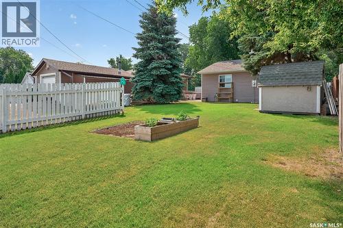 1032 Lillooet Street W, Moose Jaw, SK - Outdoor
