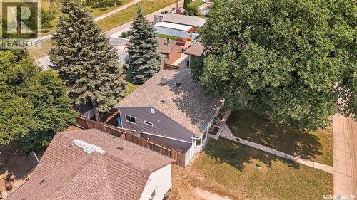 1032 Lillooet Street W, Moose Jaw, SK - Outdoor