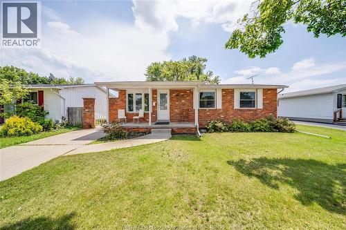 10395 Caledon Court, Windsor, ON - Outdoor With Deck Patio Veranda With Facade