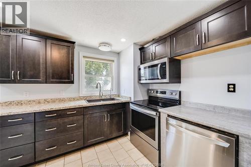 10395 Caledon Court, Windsor, ON - Indoor Photo Showing Kitchen
