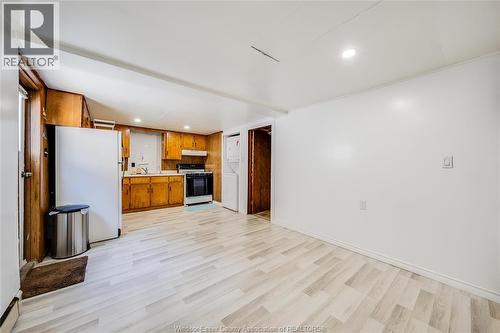 10395 Caledon Court, Windsor, ON - Indoor Photo Showing Kitchen