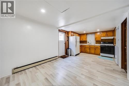 10395 Caledon Court, Windsor, ON - Indoor Photo Showing Kitchen