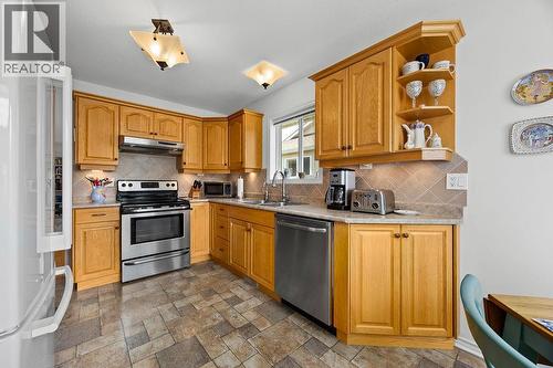 201 Kildonan Avenue Unit# 23, Enderby, BC - Indoor Photo Showing Kitchen