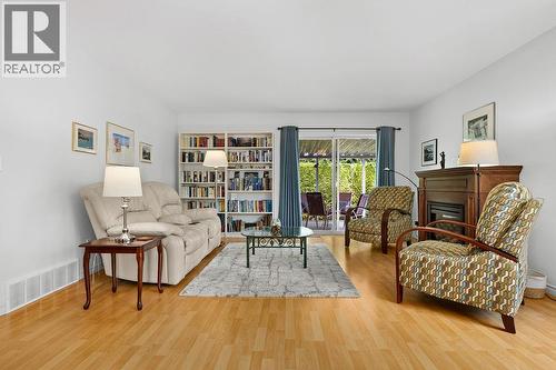 201 Kildonan Avenue Unit# 23, Enderby, BC - Indoor Photo Showing Living Room