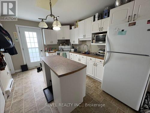 Granny/Nanny Suite - Fauquier - 21 Jacques Avenue, Kapuskasing (Fauquier), ON - Indoor Photo Showing Kitchen With Double Sink