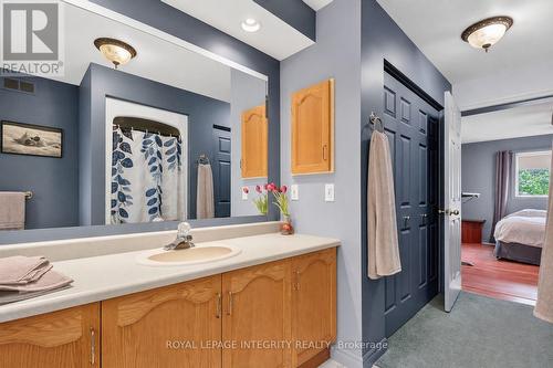 8308 Rosefire Drive, Ottawa, ON - Indoor Photo Showing Bathroom
