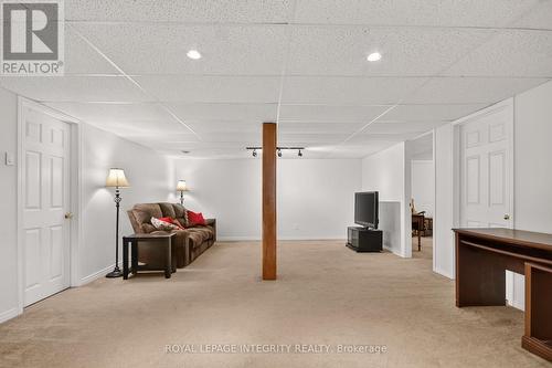 8308 Rosefire Drive, Ottawa, ON - Indoor Photo Showing Other Room