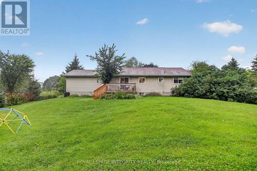 8308 Rosefire Drive, Ottawa, ON - Outdoor