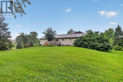 8308 Rosefire Drive, Ottawa, ON - Outdoor