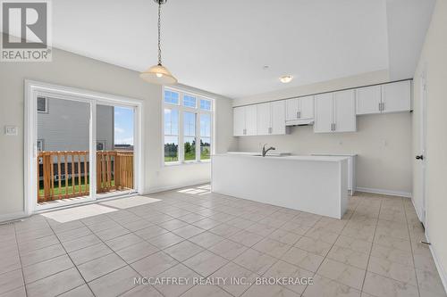 103 Gildersleeve Boulevard, Loyalist (Bath), ON - Indoor Photo Showing Kitchen