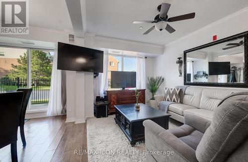 118 - 8 Harris Street, Cambridge, ON - Indoor Photo Showing Living Room