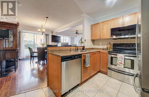 118 - 8 Harris Street, Cambridge, ON - Indoor Photo Showing Kitchen