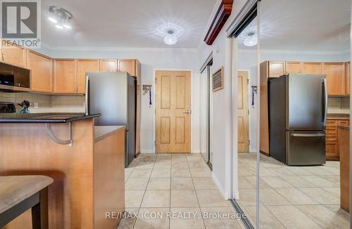 118 - 8 Harris Street, Cambridge, ON - Indoor Photo Showing Kitchen