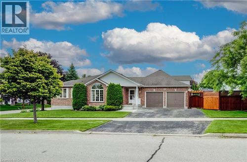 27 Chandos Drive, Kitchener, ON - Outdoor With Facade
