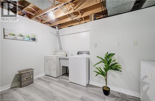 27 Chandos Drive, Kitchener, ON - Indoor Photo Showing Laundry Room