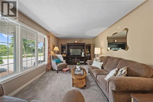 684 Haldimand Rd 70, Jarvis, ON - Indoor Photo Showing Living Room