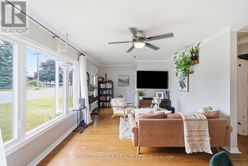 44 Division Street, Cramahe, ON - Indoor Photo Showing Living Room