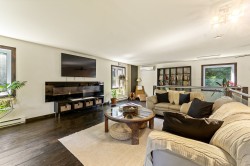 Mezzanine - 